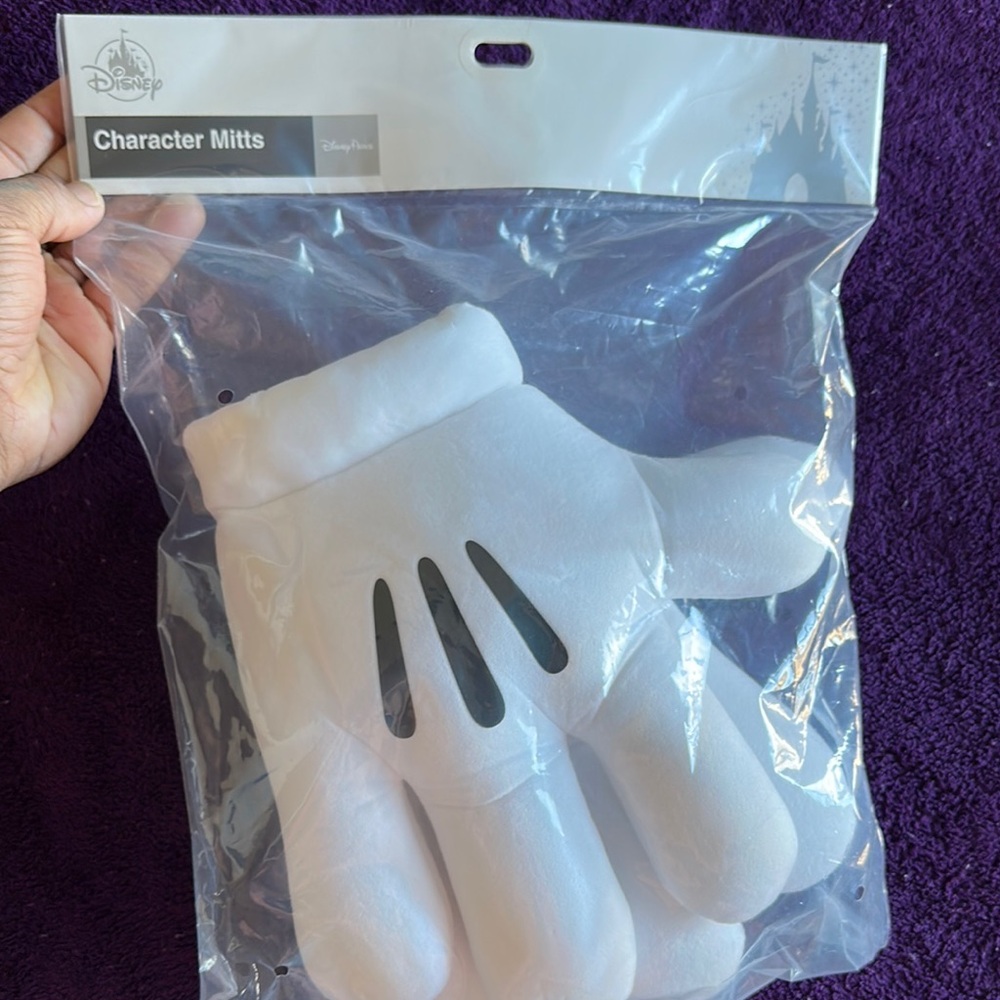 White Character Mitts
